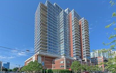 1st image of 1600 S Prairie Ave #1001