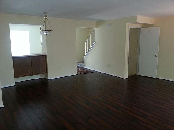 2nd image of 14906 Enterprise Ln