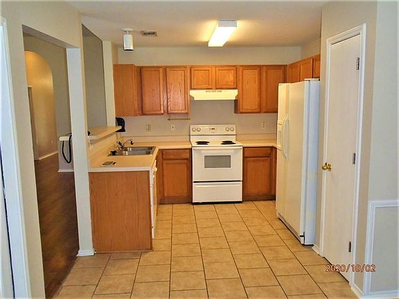 4th image of 2716 Greenbriar Ct