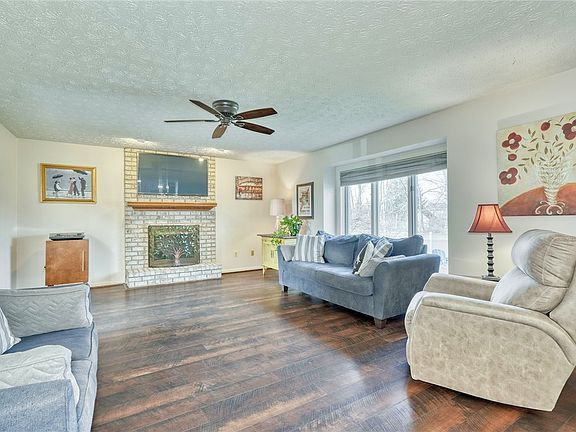 5th image of 27 Edenfield Rd