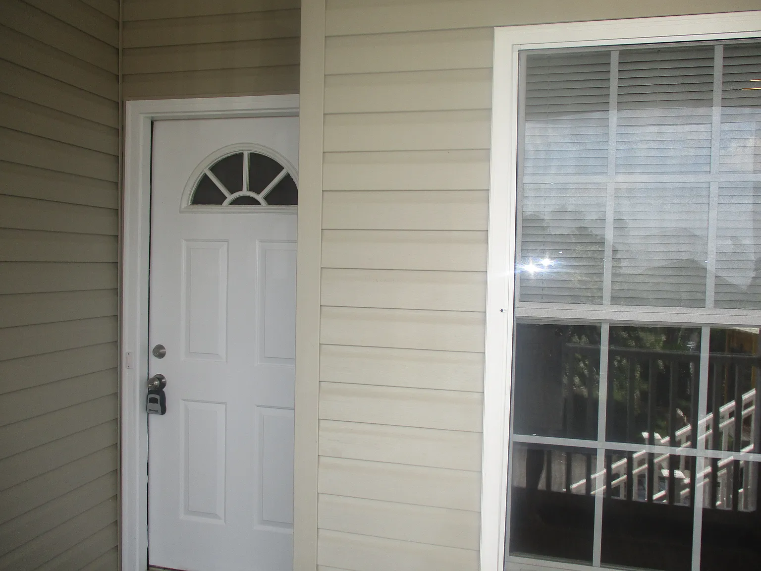 3 bed, 1408 sqft, $1,400 — Photo 2