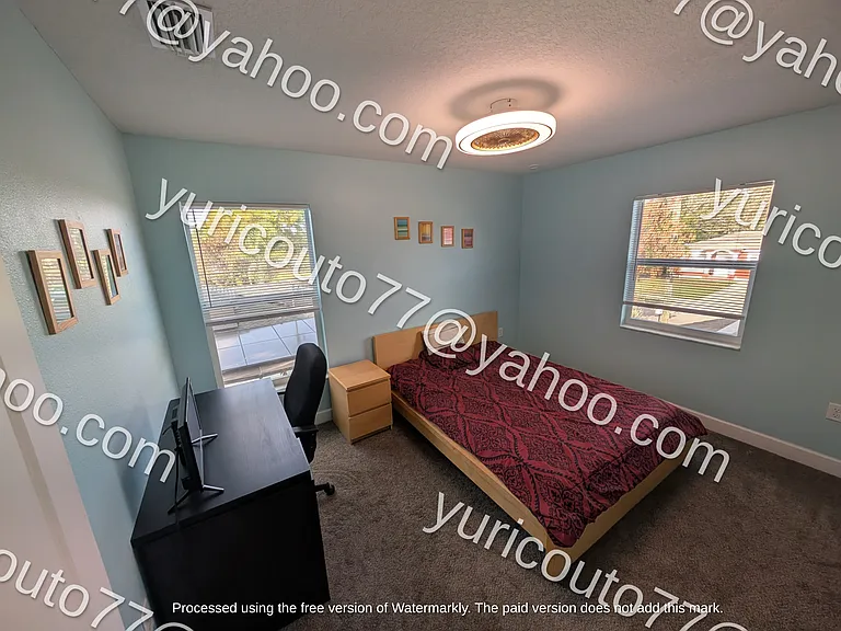 9302 N 28th St — Photo 1
