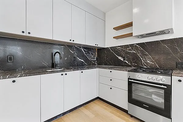 Rented by Nooklyn NYC LLC | media 41