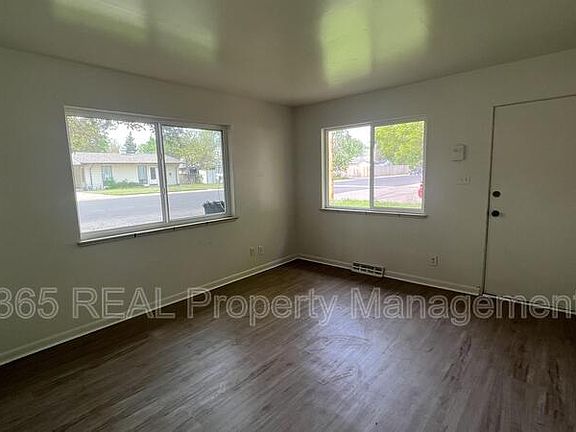 4th image of 1036 31st Ave
