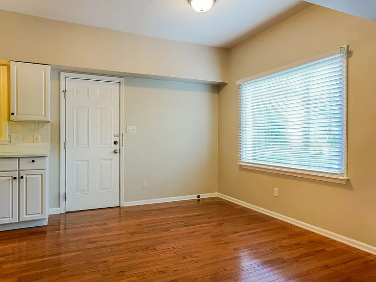 1608 Maybrook Dr — Photo 6