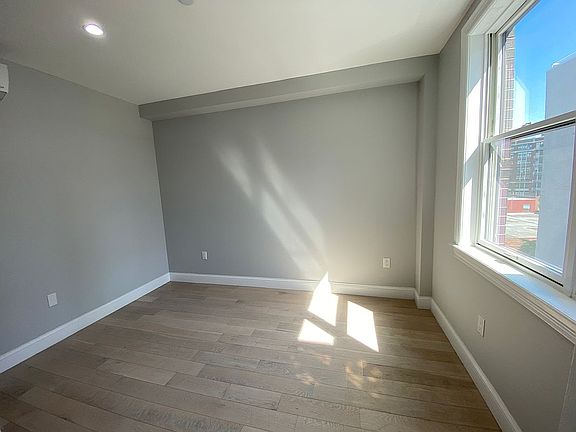 4th image of 31-12 38th Ave #4C