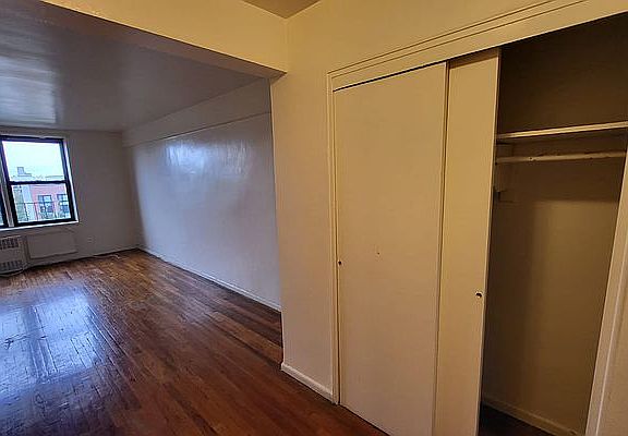 2nd image of 720 E 32nd St #6A