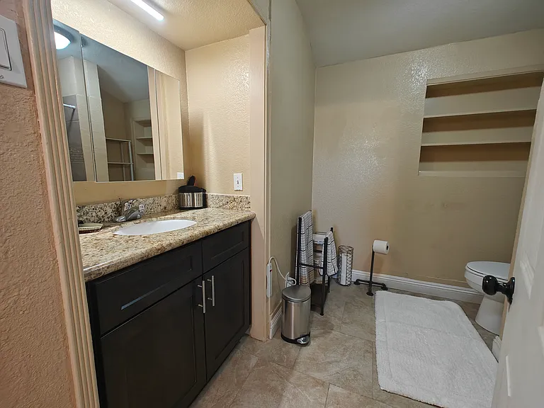 1122 Westwood Dr #1 — Photo 13