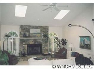 4520 Cove Loop Rd, Hendersonville, NC 28739