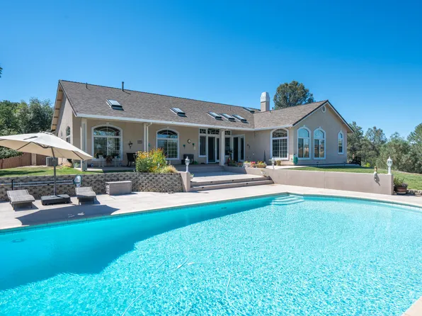 2707 Blue Bell Dr, Redding, CA 96001