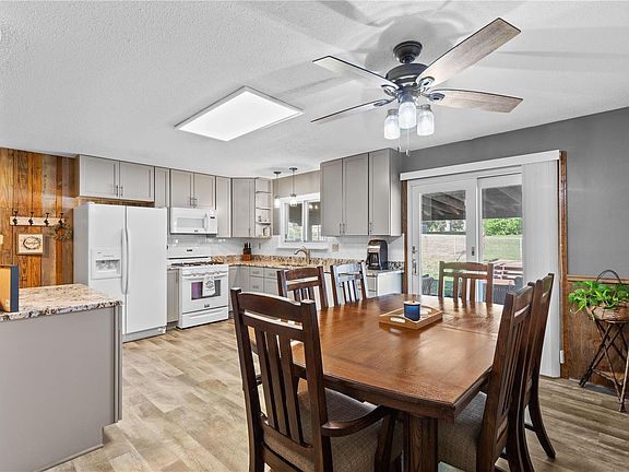 5th image of 4915 Rose Blossom Ln