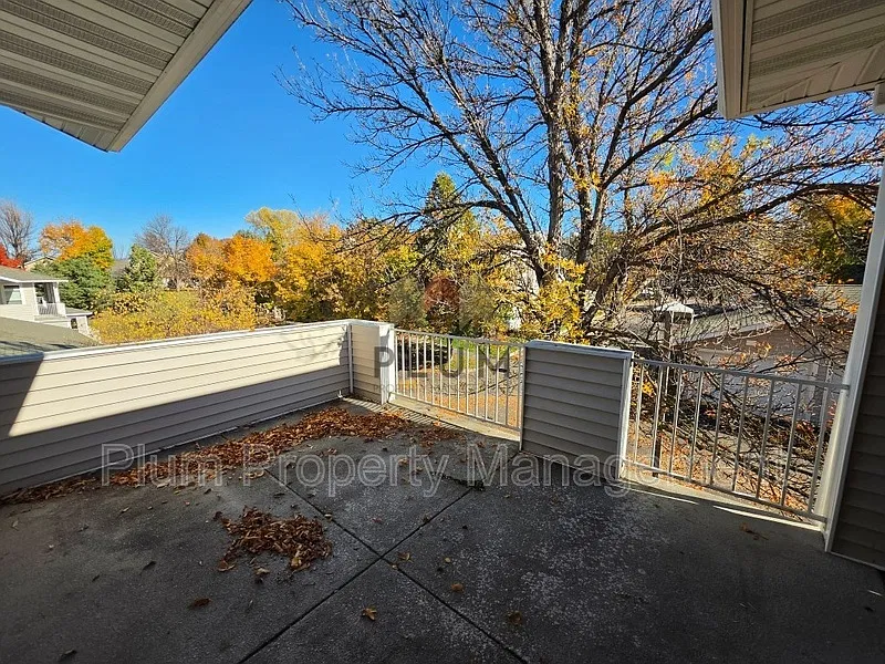 2 bed, 2.0 bath, 1154 sqft, $2,075 — Photo 3