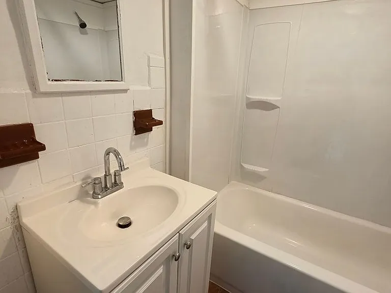 641 N Howard St — Photo 7