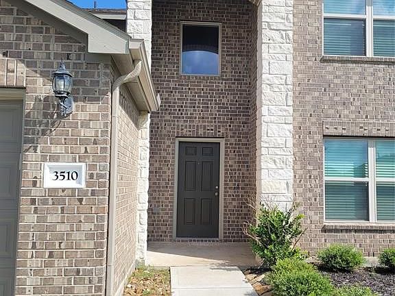 3rd image of 3510 Champions Cove Ln