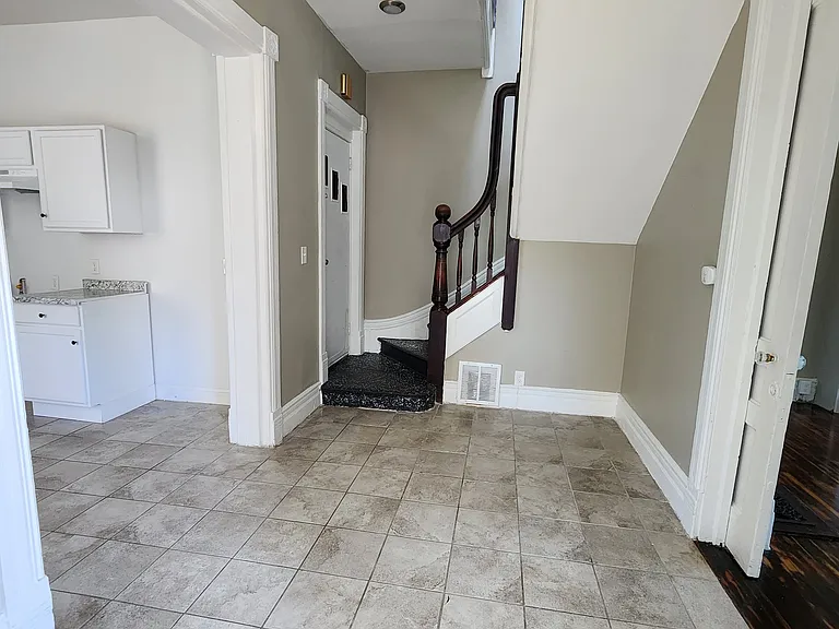 130 York St #1 — Photo 4