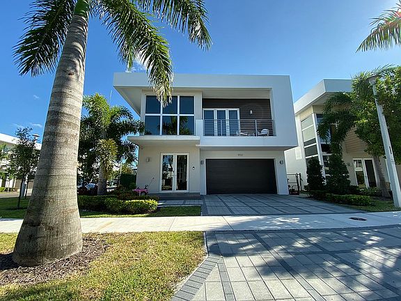 5th image of 9722 NW 75th St