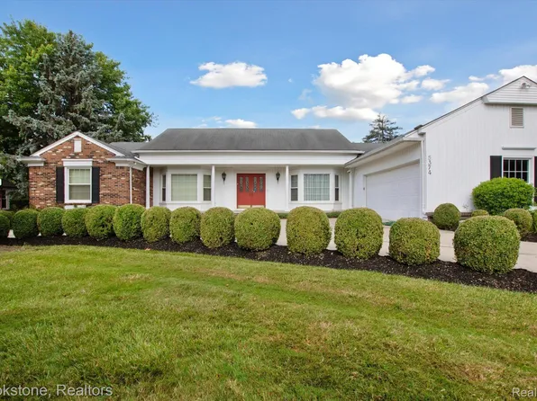 5374 Vincennes Dr, Bloomfield Hills, MI 48302