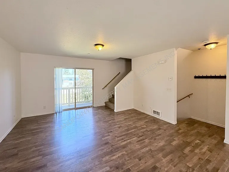 327 Olive St #C — Photo 10