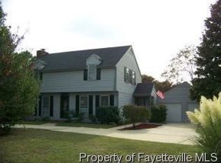 3502 Golfview Rd, Hope Mills, NC 28348