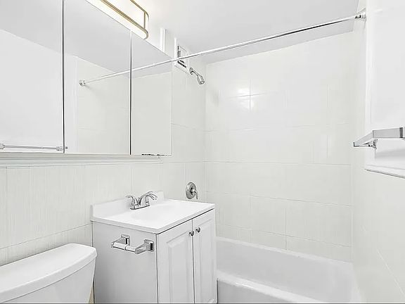 4th image of 228 E 81st St APT 1A