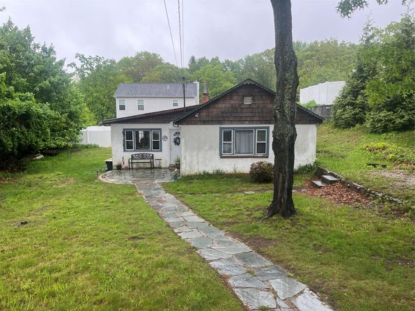 45 Zenith Road, Rocky Point, NY 11778