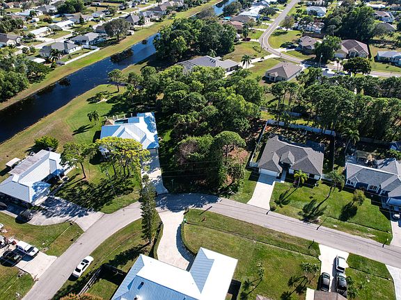 4th image of 2296 SE Trillo Street