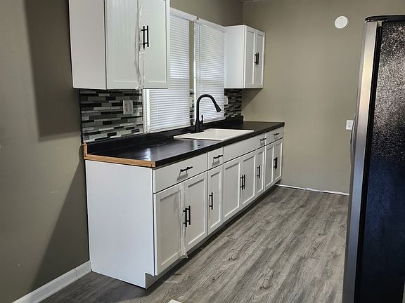 3rd image of 4164 Connecticut St
