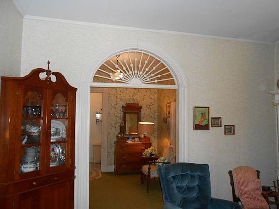 5th image of 628 8th St