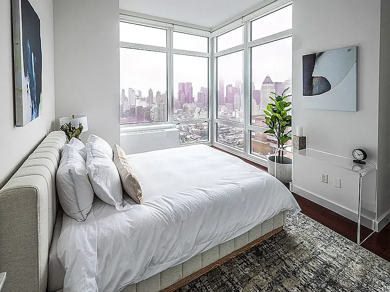 620 West 42nd Street — Photo 4