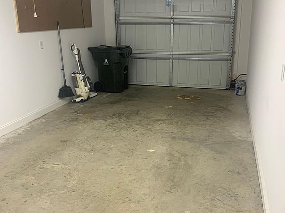 3rd image of 509 Cloverdale Dr