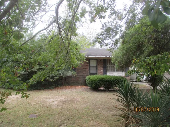 155 Grove Ave, Fitzgerald, GA 31750