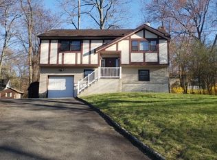 28 White Birch Rd, Hamburg, NJ 07419
