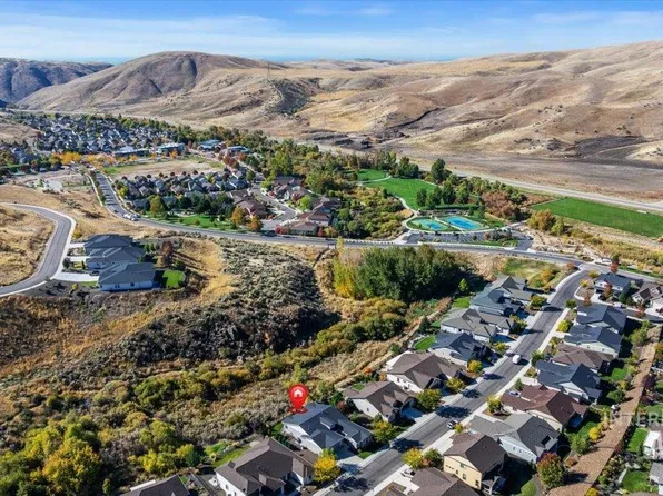 5531 W Creeks Edge Dr, Boise, ID 83714