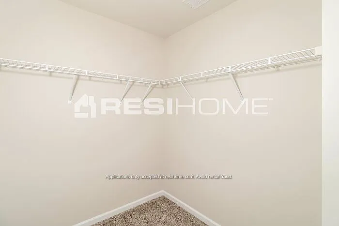 194 Queens Cir — Photo 8