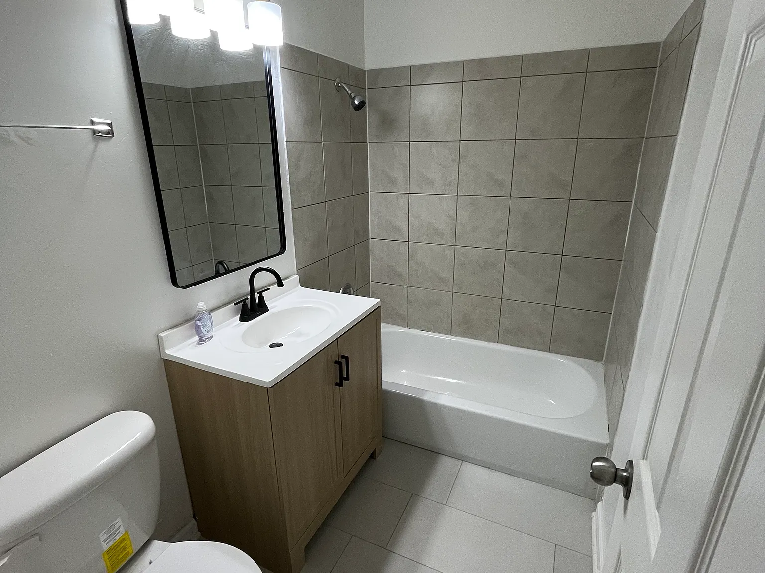 2 bed, 850 sqft, $1,650 — Photo 4