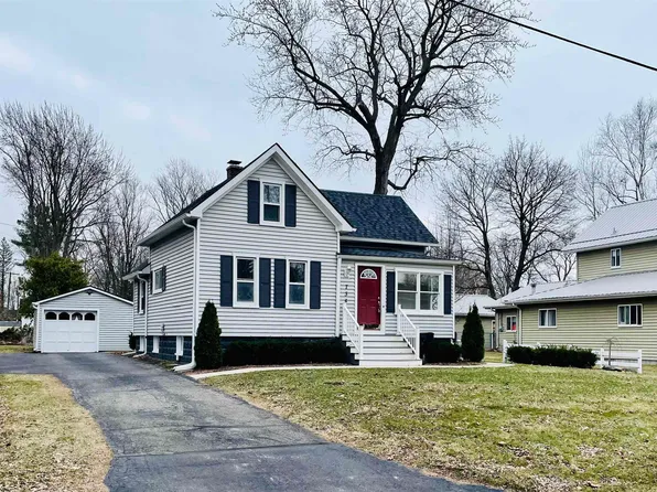 738 N 9th St, Saint Clair, MI 48079