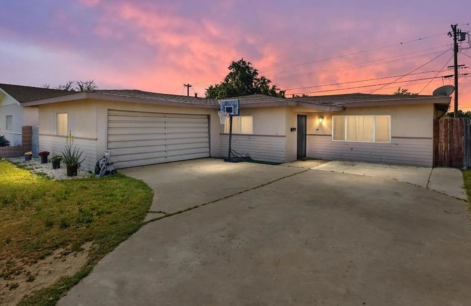 South Bakersfield Home 3 BD 1.5 BA — Photo 1