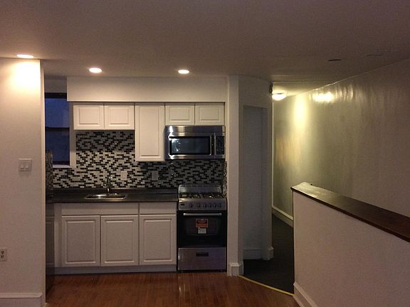 4th image of 528 N 31st St Floor 2