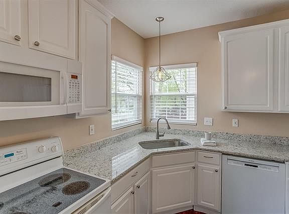 5th image of 3422 Wilderness Dr