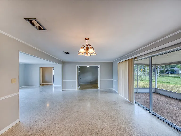 1901 Dolphin Dr — Photo 12