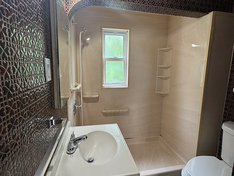 8279 Rivard Ave — Photo 10