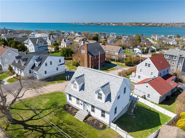 433 Wolcott Ave, Middletown, RI 02842