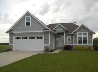 8871 Cottonwood Dr, Freeland, MI 48623