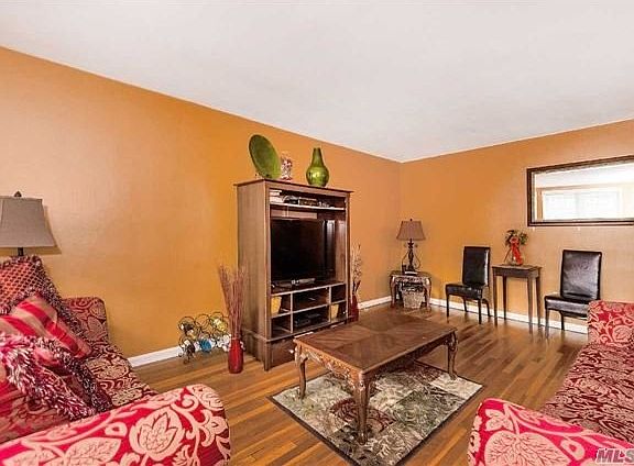 4th image of 110 Brooklyn Ave APT 2C