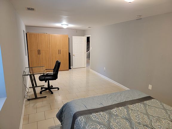 4th image of 10500 Forest Ave #Basement