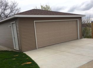 9415 W Goodrich Ave, Milwaukee, WI 53224