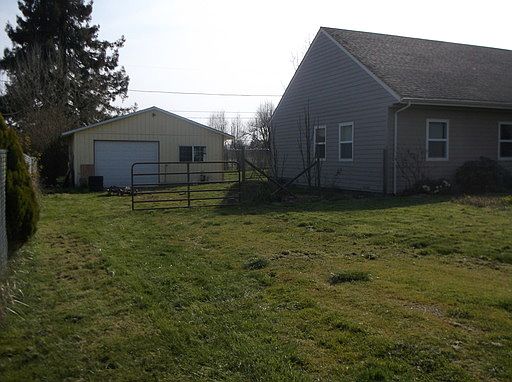 2nd image of 616 E Harrison St