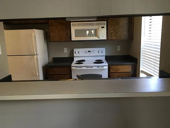 3rd image of 2508 Hickory Dr