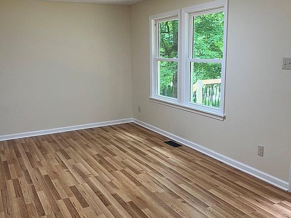 2nd image of 133 Tacoma Rd