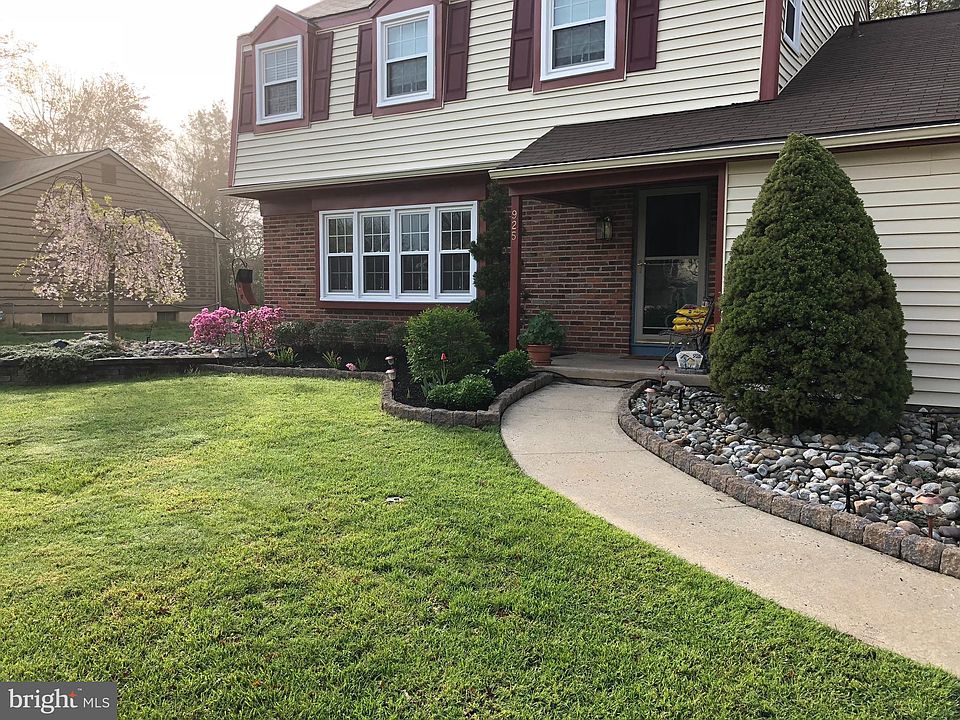 1st image of 925 Doncaster Dr